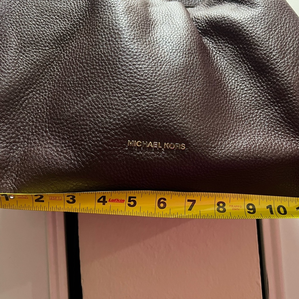 Michael Kors Raven Pebble Leather Handbag - Picture 4 of 5
